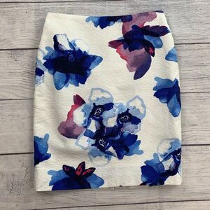 Banana Republic Skirt sz 4P Pencil White Floral Watercolor Above Knee Length 21"